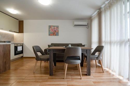 Φωτογραφία από το άλμπουμ του Complex Fichoza στη Βάρνα