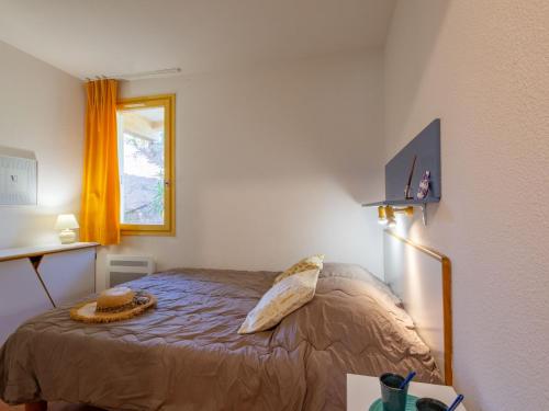 Apartment Les Coteaux de la Nartelle-28 by Interhome