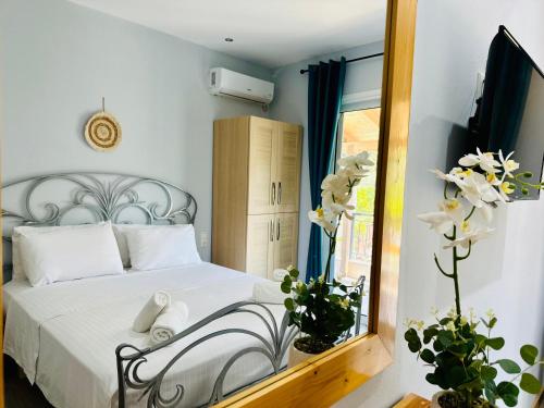 Φωτογραφία από το άλμπουμ του Simadhes Garden Rooms στη Χειμάρρα
