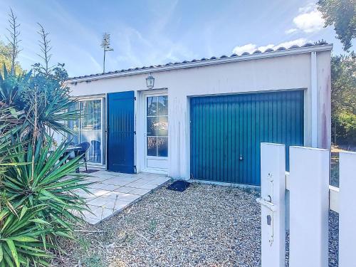 Holiday Home Domino by Interhome