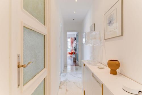 LE LAFAYETTE 2 AP4474 by Riviera Holiday Homes