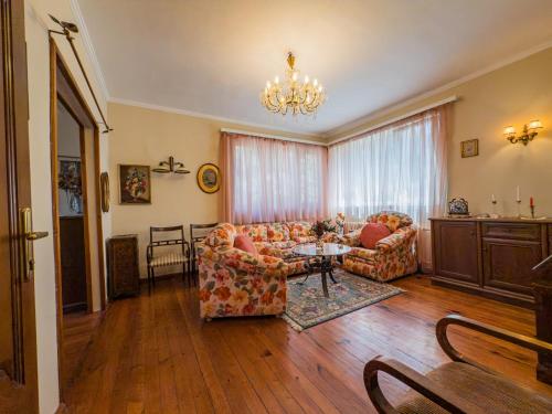 Aristocratic Top Central Apartment