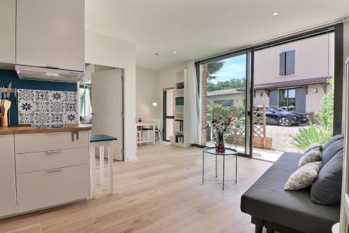 Η κουζίνα ή μικρή κουζίνα στο Le Pavillon - Bright and elegant T2 - Caluire-et-Cuire