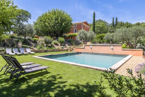 Bastide for holidays with swimming pool in Provence