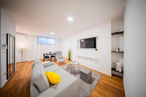 Zagreb 189 - Bedroom - Parking - New - Apartment - Flexible Keybox Entry - Modern - Monthly Rent - WiFi
