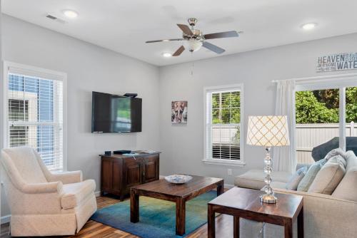 Televiisor ja/või meelelahutuskeskus majutusasutuses The E Gull Has Landed