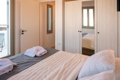 Cama o camas de una habitación en Assyr B - Santorini Cozy Cycladic Retreat