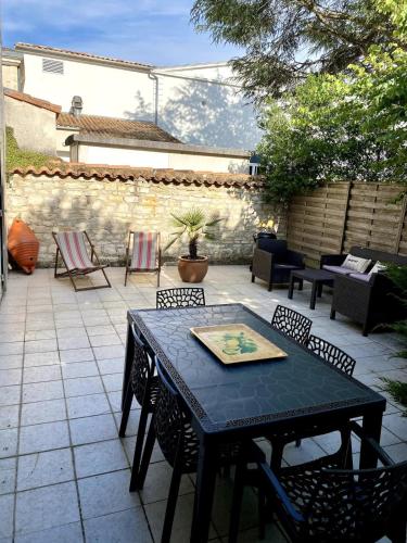 Small house in the heart of the village of St Martin de Ré