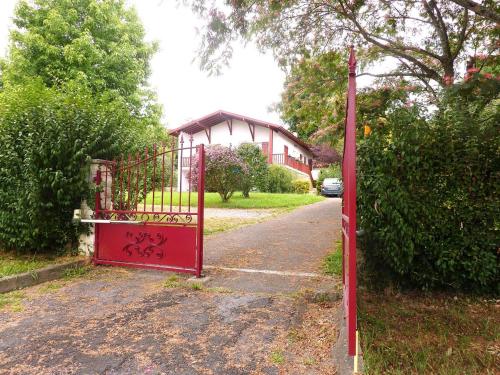 Appartement de 2 chambres en rez-de-chaussée d'une maison