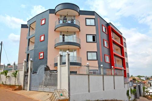 Résidence Romacy, appartement 2 chambres avec balcon à Ahala, quartier résidentiel de Yaoundé