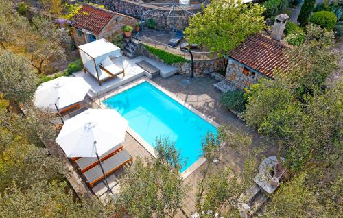 6 Bedroom Stunning Home In Malinska