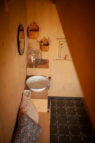 Glamping Jezerooooにあるバスルーム
