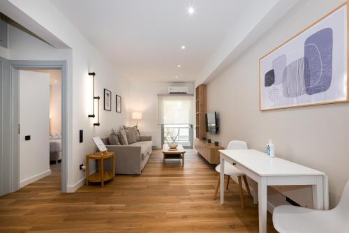 Plaka Gem - Modern, Central Flat in Prime Location