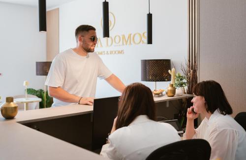 Επισκέπτες που μένουν στο Eleia Domos Homes