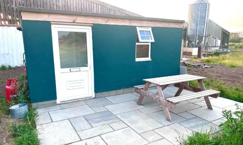 Κήπος έξω από το hillgate farm lodges