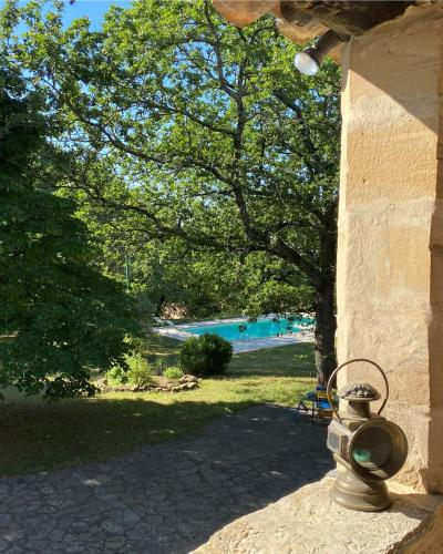 Πισίνα στο ή κοντά στο Cévennes farmhouse with pool
