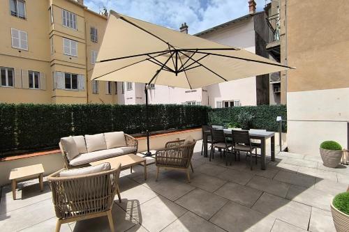 Cannes Spacious 4 Bedroom Apartment with Sunny Terrace photo 2