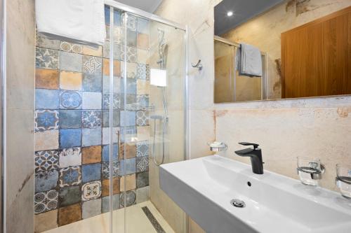 Gallery image of Boutique Guesthouse Sveti Petar, on the beach, heated pool & boat berth - ADULT ONLY in Nečujam