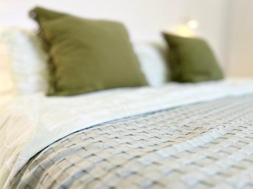 Ένα ή περισσότερα κρεβάτια σε δωμάτιο στο KING RESIDENCE OLD TOWN RAB 2 - Adults Only