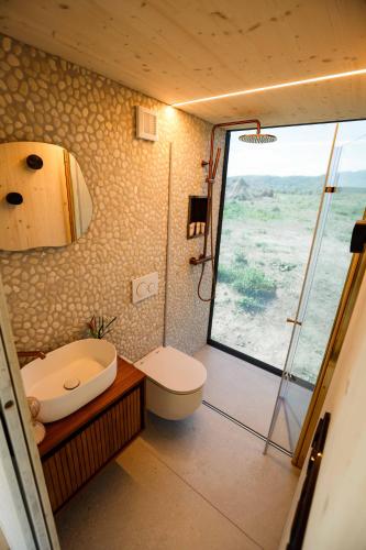 Glamping Jezerooooにあるバスルーム
