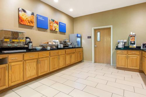 Η κουζίνα ή μικρή κουζίνα στο Comfort Inn & Suites Cooperstown - Milford