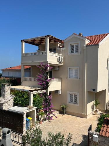 Apartments Vucica, Sevid