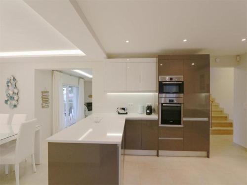 Lovely Vilamoura Villa 4 Bedrooms Villa Pinhal Short Drive To Marina