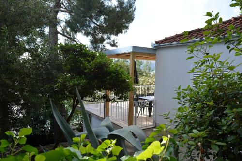 Apartment on the beach - Nemira, Omiš