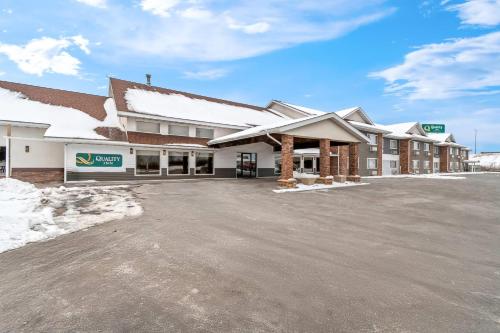 a large parking lot in front of a hotel at Quality Inn Superior - Duluth in Superior