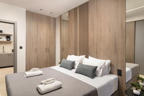 ES Apartments ARION-Luxury King Bed-Sleeps 4-City Center