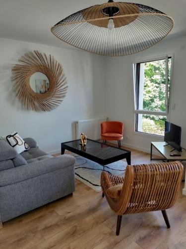 Χώρος καθιστικού στο Evasion chic au coeur de la ville et proche plage - Garage privé - Deux chambres