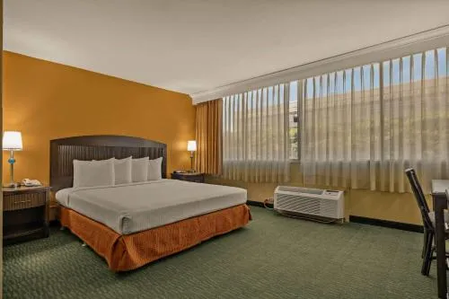 Airport Honolulu Hotel, Trademark Collection by Wyndham in Honolulu