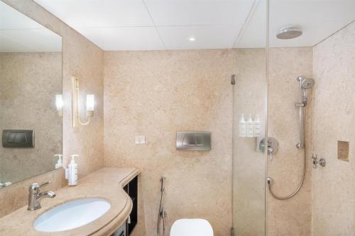 Bilik mandi di St Mark's Hotel Bengaluru, a member of Radisson Individuals