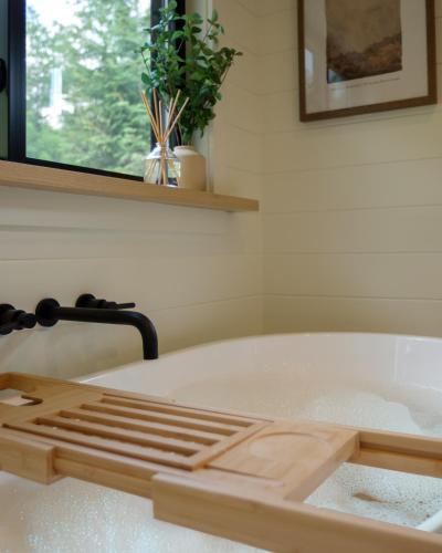 Φωτογραφία από το άλμπουμ του The A-Frame- Solace at Valley Bear Farms Resort σε Balsam Grove