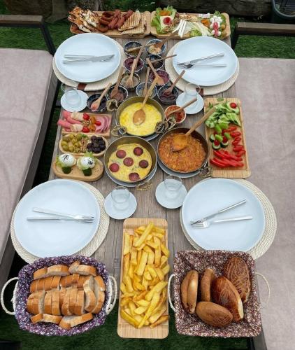 Jídlo v hotelu nebo okolí