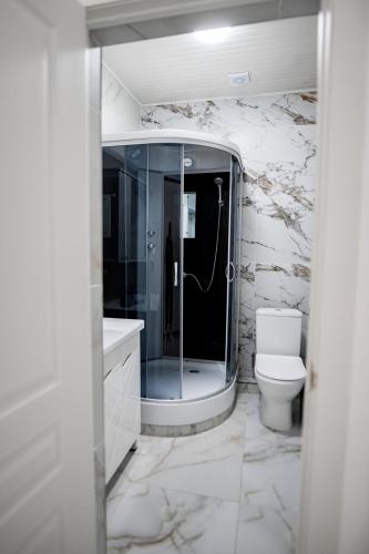 Salle de bains dans l'établissement Rai-Mery