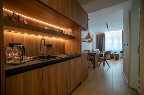 Η κουζίνα ή μικρή κουζίνα στο Four Elements Apartments