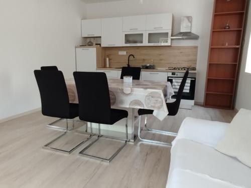 Dapur atau dapur kecil di Apartment Rustical
