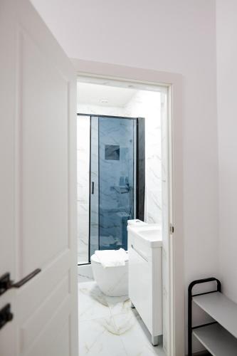 Salle de bains dans l'établissement Rai-Mery
