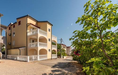 Awesome Apartment In Seline With House Sea View