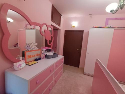 Φωτογραφία από το άλμπουμ του Pine's galaxy deluxe 