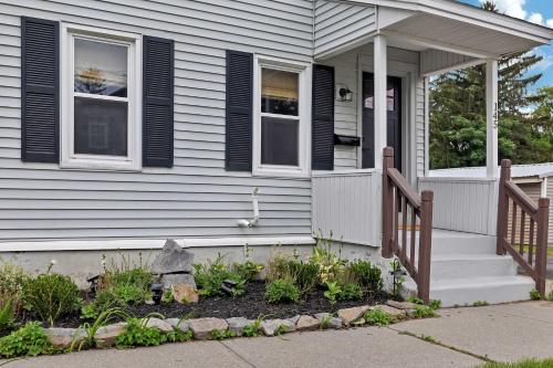 Gallery image of Charming Family Saratoga Home Walk to Track & Downtown in Saratoga Springs