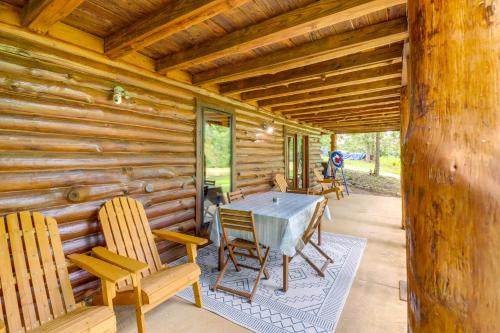 Φωτογραφία από το άλμπουμ του Fire Pit, Game Room and Mtn Views Cabin in Harrison σε Marble Falls