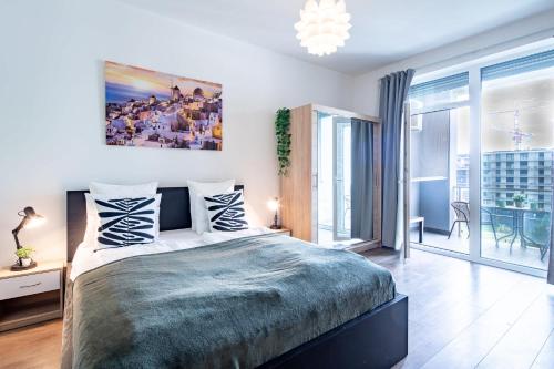 Balcony - Central - Super Comfy