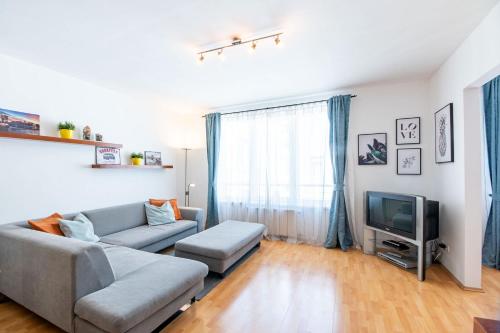 Central - Free Parking - Sunny - Spacious