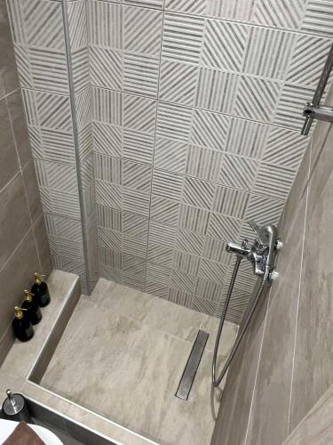 Delou-M 27 01 Deluxe Apartments