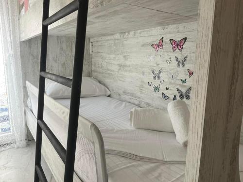 Delou-M 27 01 Deluxe Apartments