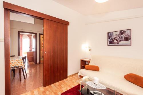 Apartment Podgora