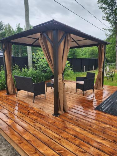 Сад в Chalet Le Mignon Nature Escape & Comfort