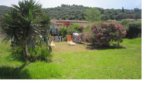 Beau logement de type F3 avec jardin fleuri à 5 min de la plage